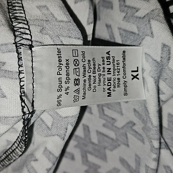 New,  LuLa Roe Randy Top - Picture 5 of 6